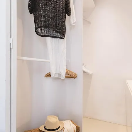 Thalia - 4 Bdrm - In 200m - Mg *