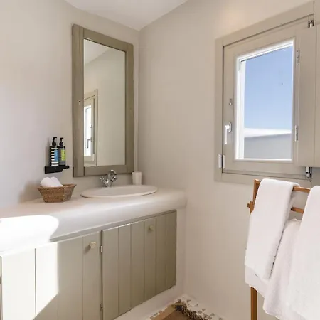 Thalia - 4 Bdrm - In 200m - Mg Villa